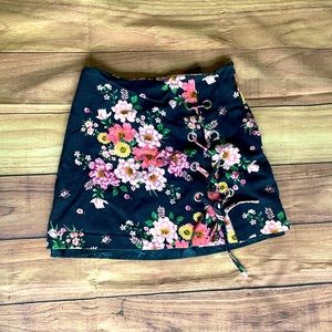 Navy floral mini skirt